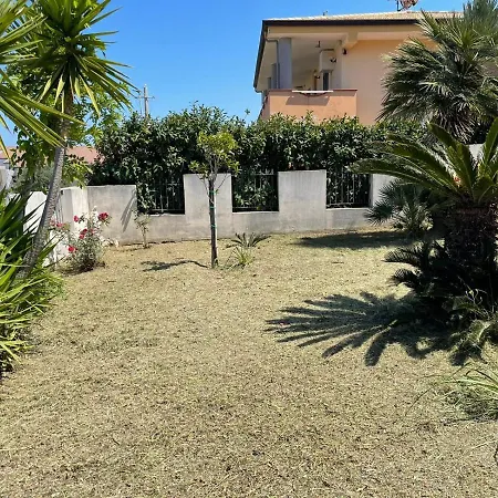 Villa Villa Fronte Mare Con Ampio Giardino *
